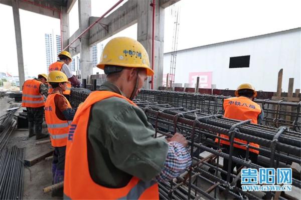 贵阳有轨电车T2线进展如何?记者带你“探班”现场…… 贵阳有轨电车T2线进展如何?记者带你“探班”现场……