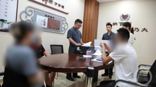 这对父母让保姆代养女儿多年却分文不付，法院：撤销监护人资格