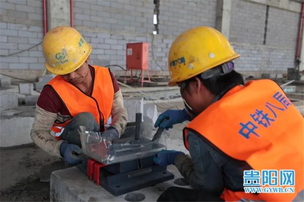 贵阳有轨电车T2线进展如何?记者带你“探班”现场…… 贵阳有轨电车T2线进展如何?记者带你“探班”现场……