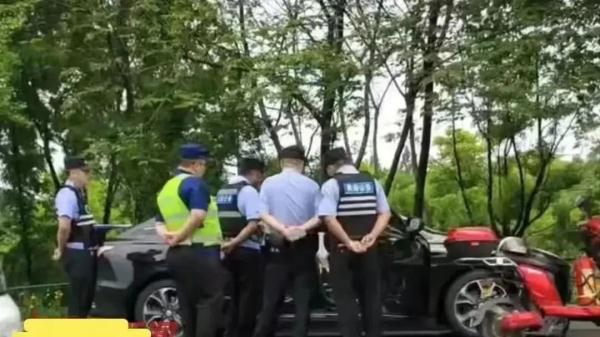 父女两人“赖”在网约车上超24小时!理由竟是...... 父女两人“赖”在网约车上超24小时!理由竟是......