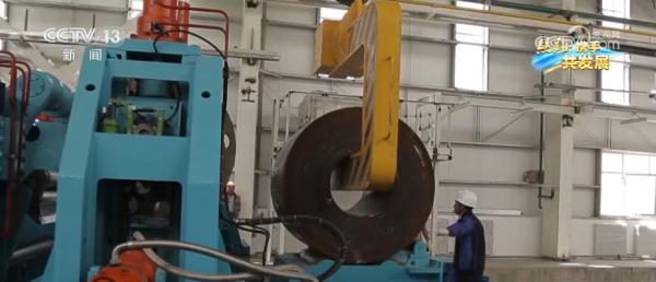 中国力量让布斯坦灌溉渠重焕生机 增加百姓收入 提高生活质量 中国力量让布斯坦灌溉渠重焕生机 增加百姓收入 提高生活质量