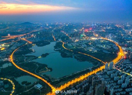 合肥翡翠湖心形路：两人走一圈，加起来13.14公里