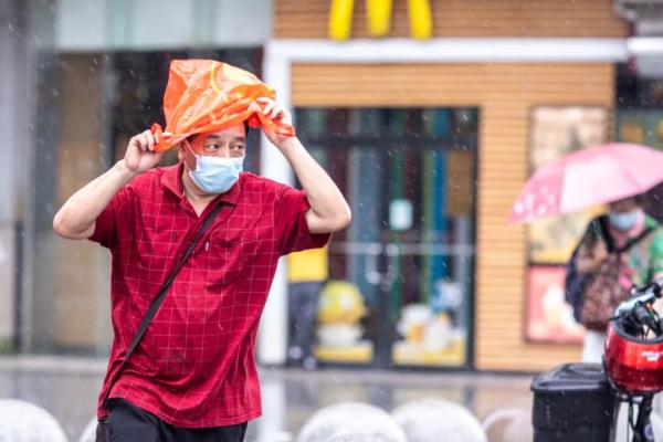 暴雨+高温！广州“桑拿天”上线！这天气将持续到……