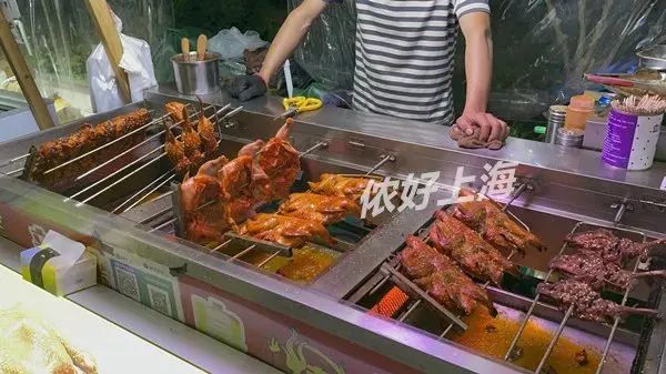 肉眼可见的夏天要来了？上海新晋城堡夜市：小吃多到眼花缭乱，价格很平民！