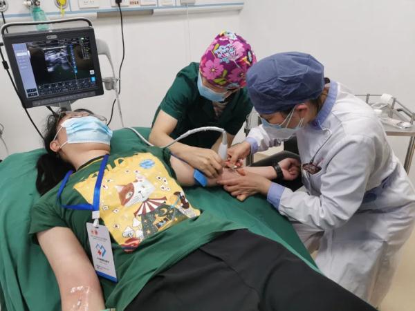 福建这位姑娘对家人撒谎,只为…… 福建这位姑娘对家人撒谎,只为……