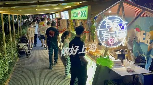 肉眼可见的夏天要来了？上海新晋城堡夜市：小吃多到眼花缭乱，价格很平民！
