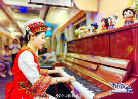 坐着有大床房的双层列车去大理 坐着有大床房的双层列车去大理