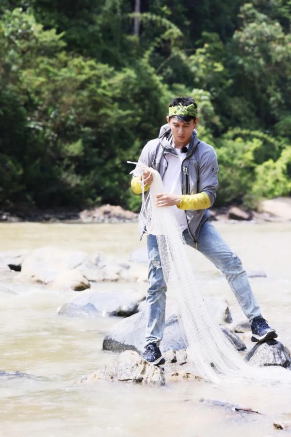 《追星星的人3》探访“世外桃源” 体验原始部落神秘生活