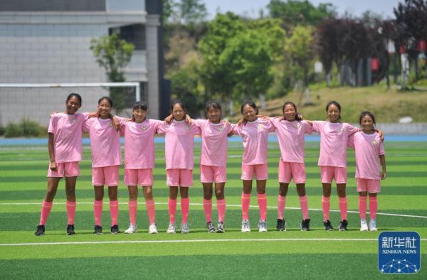 大凉山的足球小将 大凉山的足球小将