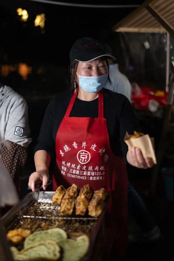 肉眼可见的夏天要来了？上海新晋城堡夜市：小吃多到眼花缭乱，价格很平民！