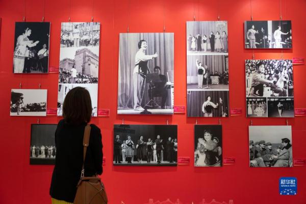 第六届中国文联知名老艺术家艺术成就展在京举办