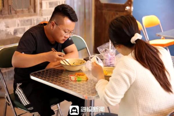 冲上热搜！山东这家无声面馆全网点赞！