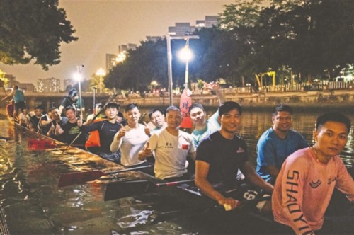 龙舟夜训,不止房东在“卷”