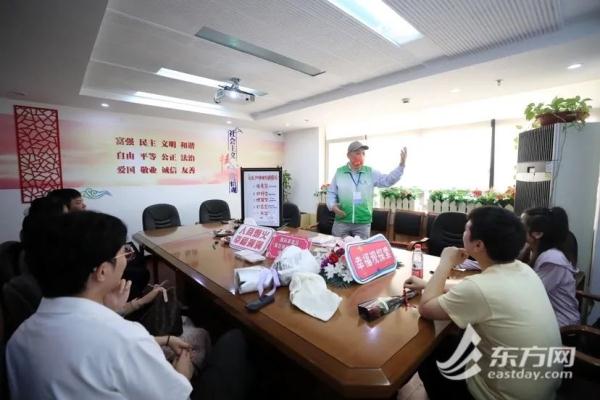 5·20上海婚姻登记甜蜜爆棚!外地有人凌晨3点就去排队,微信这个动作也上了热搜 5·20上海婚姻登记甜蜜爆棚!外地有人凌晨3点就去排队,微信这个动作也上了热搜