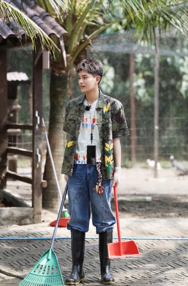 《追星星的人3》探访“世外桃源” 体验原始部落神秘生活