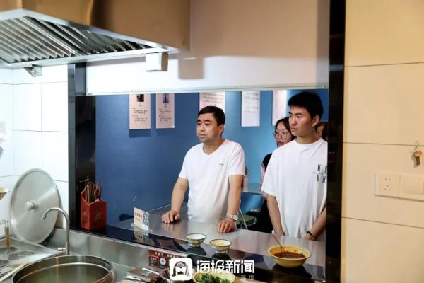 冲上热搜！山东这家无声面馆全网点赞！