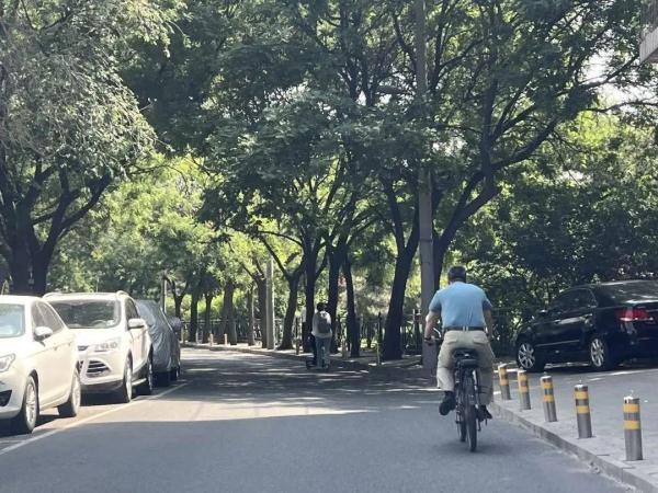 路窄，还乱停乱放？北京这里再添限时停车区！