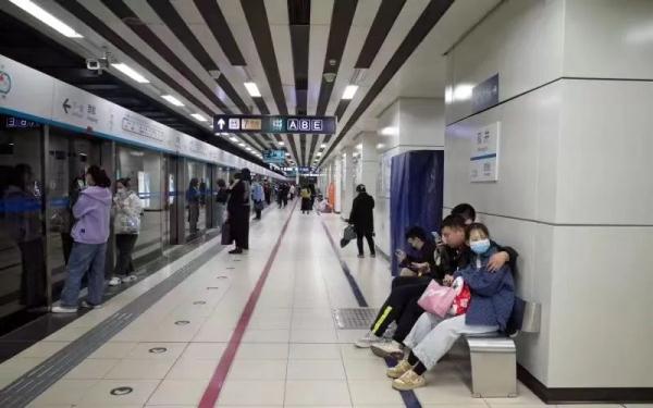 人最多感染8次新冠？专家回应