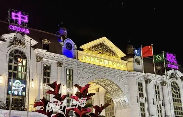 肉眼可见的夏天要来了？上海新晋城堡夜市：小吃多到眼花缭乱，价格很平民！