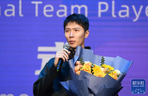 中国羽毛球队运动员退役仪式举行 中国羽毛球队运动员退役仪式举行