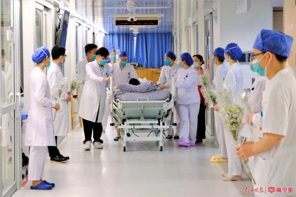 35岁作家去世,捐赠器官助4人重获新生、2人重获光明 35岁作家去世,捐赠器官助4人重获新生、2人重获光明