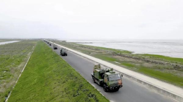 东南沿海训练,场面震撼! 东南沿海训练,场面震撼!