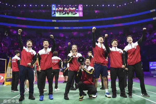 球迷失望退场时,奇迹发生了! 球迷失望退场时,奇迹发生了!