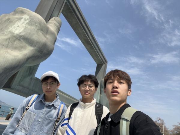 “特种兵旅游”样本大调查：8成受访者独自旅行+不住酒店