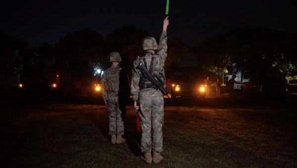 东南沿海训练,场面震撼! 东南沿海训练,场面震撼!