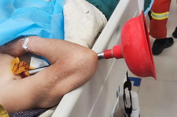 意想不到!马桶搋子竟然变伤人“凶器” 意想不到!马桶搋子竟然变伤人“凶器”