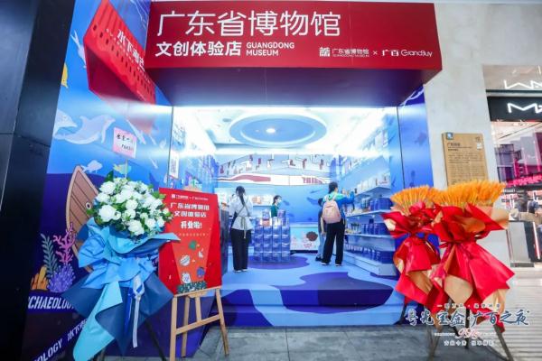 “知道为什么每次我都先吃鱼头吗？”答案齁甜……