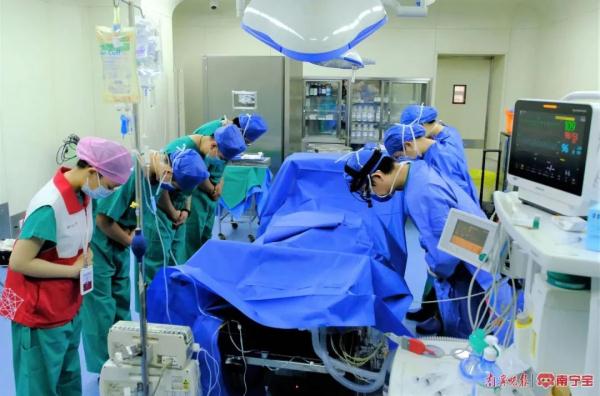 35岁作家去世,捐赠器官助4人重获新生、2人重获光明 35岁作家去世,捐赠器官助4人重获新生、2人重获光明