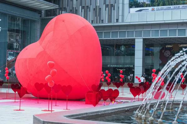 “知道为什么每次我都先吃鱼头吗？”答案齁甜……