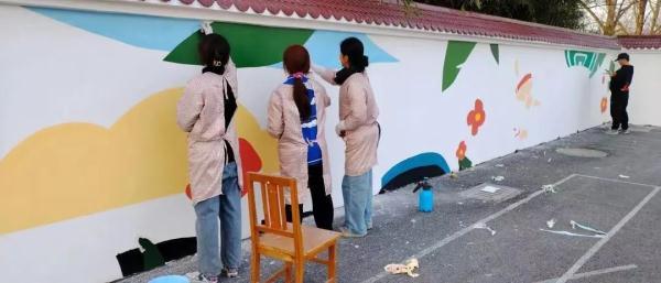 “你好！今天也是骑马上学的一天！”