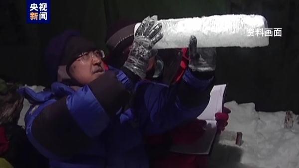 在珠峰上钻冰芯?科考队员第一视角带你攀上6530米 在珠峰上钻冰芯?科考队员第一视角带你攀上6530米