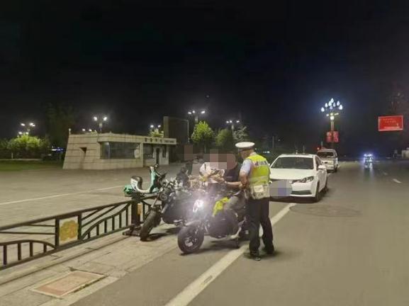 “翘头”“炸街”......群众举报，交警出手！