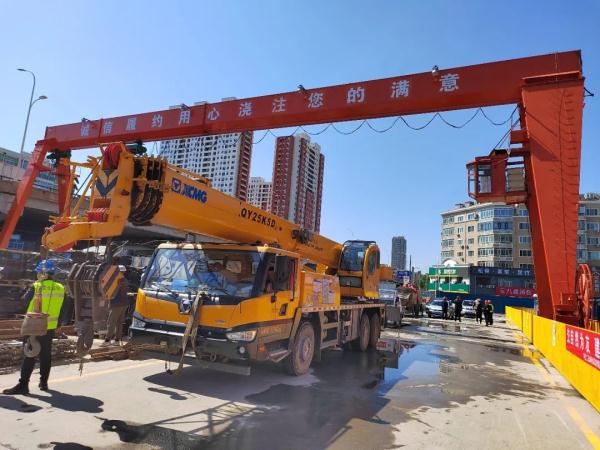 快来看！哈尔滨地铁3号线二期西北环河松街站、公路大桥站、上海街站全面铺轨