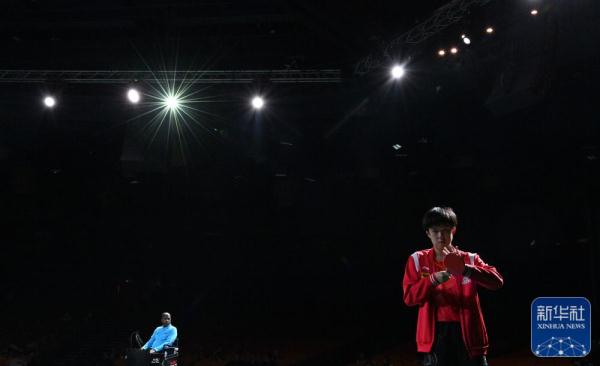 世乒赛 | 王楚钦比赛遇停电 世乒赛 | 王楚钦比赛遇停电