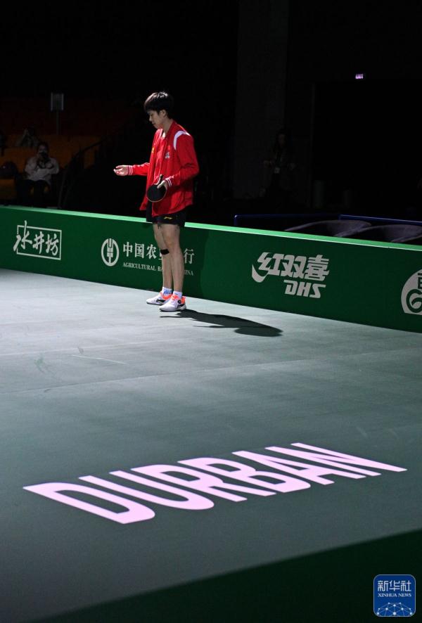 世乒赛 | 王楚钦比赛遇停电 世乒赛 | 王楚钦比赛遇停电