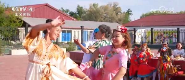 追着花儿看新疆 | 多民族文化交流融合 各民族同胞守望相助