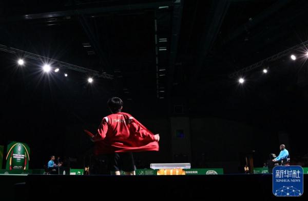 世乒赛 | 王楚钦比赛遇停电 世乒赛 | 王楚钦比赛遇停电