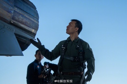 空军战机跨昼夜飞行，出击！