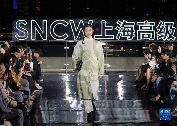 第十二届上海高定周举行开幕秀