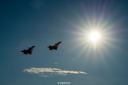 空军战机跨昼夜飞行，出击！