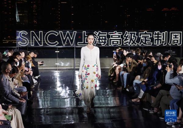 第十二届上海高定周举行开幕秀
