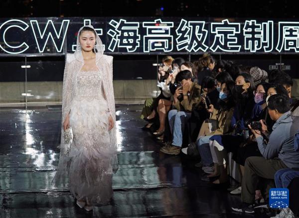 第十二届上海高定周举行开幕秀