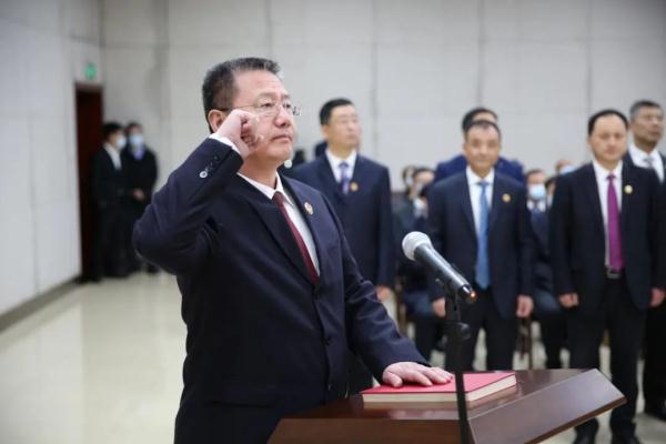 检察官坚持要解剖尸体：“就要一个真相！”