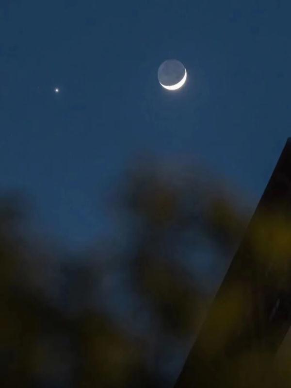 昨晚金星伴月上演 一起邂逅浪漫的“星月童话”