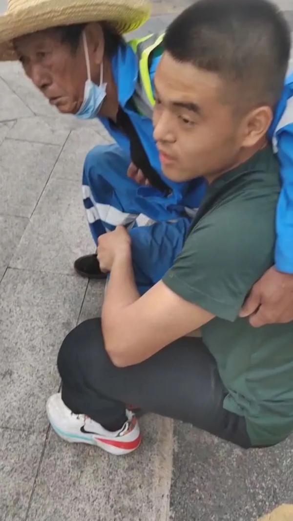 说“我不能说”的兵哥哥，找到了！