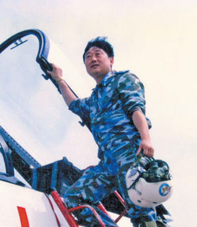 空中发生特情会不会选择跳伞？这是中国试飞员的答案